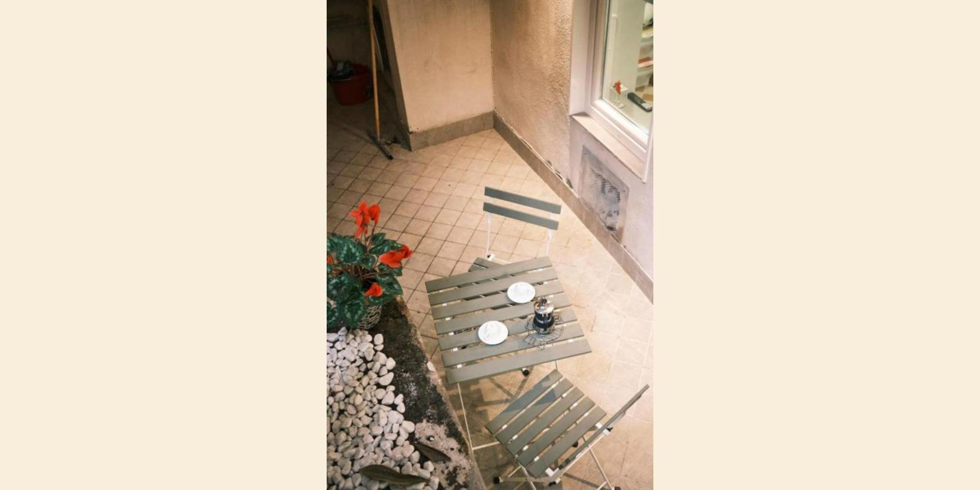 Nespolino, Piccola Casetta In Centro Storico Al Piano Terra Con Piccolo Spazio Esterno Privato Neapel Exterior foto